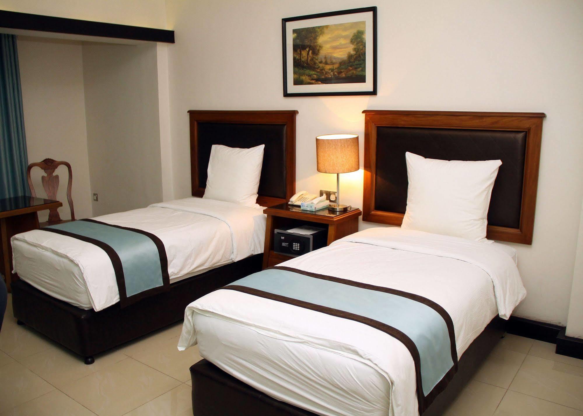 Al Raad Hotel Akaba Buitenkant foto