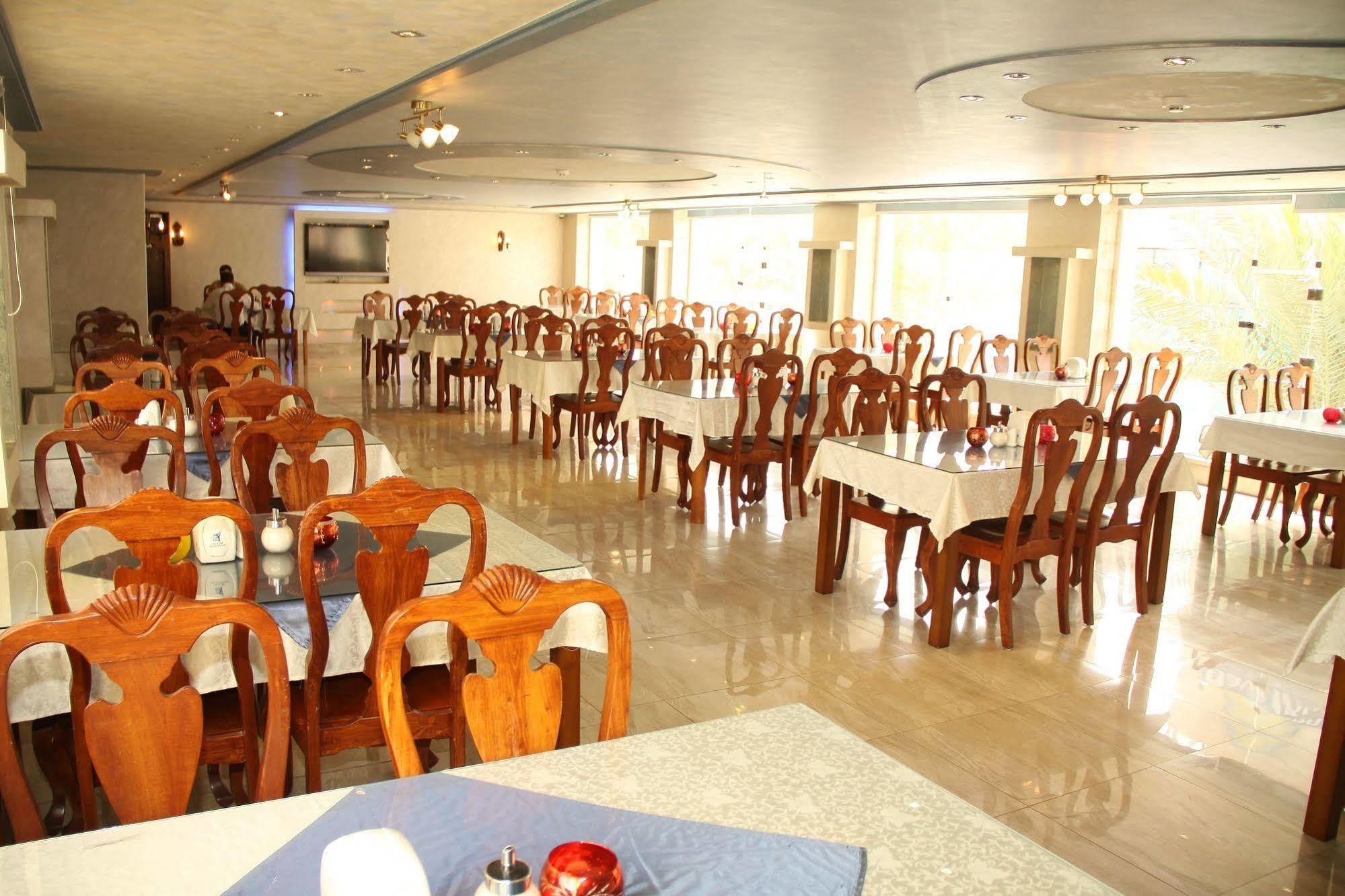 Al Raad Hotel Akaba Buitenkant foto