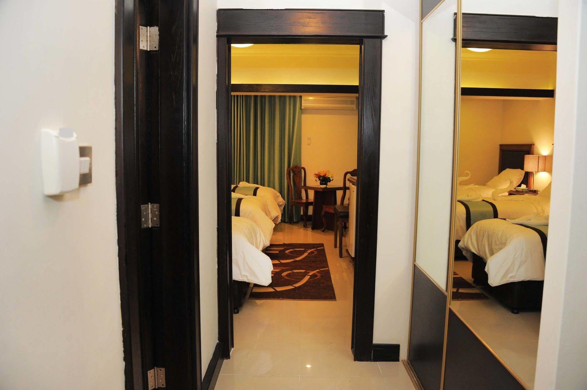 Al Raad Hotel Akaba Buitenkant foto